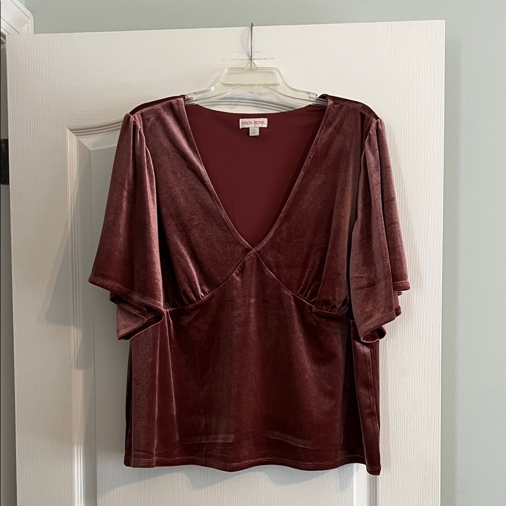 Knox Rose Velvet V-Neck Blouse in Burgundy